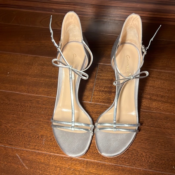 Gianvito Rossi Shoes - Gianvito Rossi silver T strap sandal, light wear , like new